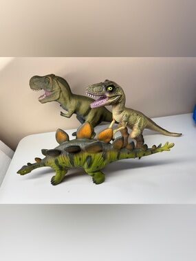 Toys "R" Us Maidenhead Stegosaurus & T- Rex’s Dinosaur Figures lot of 3